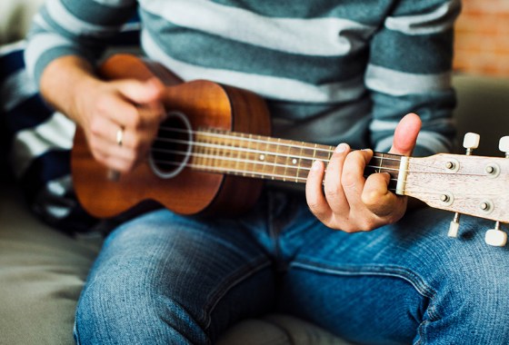How to restring a ukulele