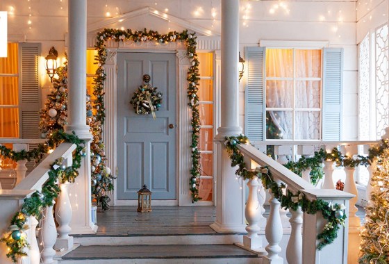 Best Christmas decor for stairs