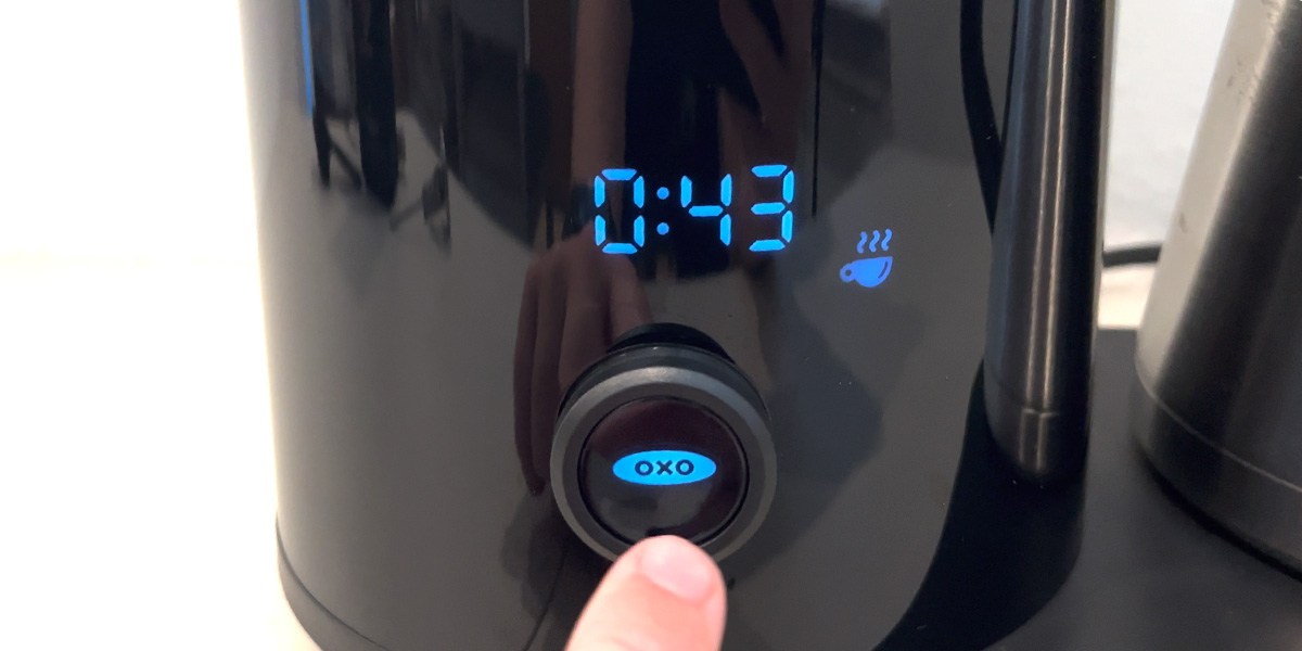Closeup image of OXO Brew 9-Cup Coffee Maker control knob Closeup image of OXO Brew 9-Cup Coffee Maker control knob