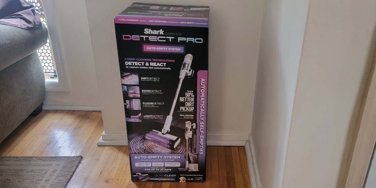 Shark Cordless Detect Pro product packaging Shark Cordless Detect Pro product packaging