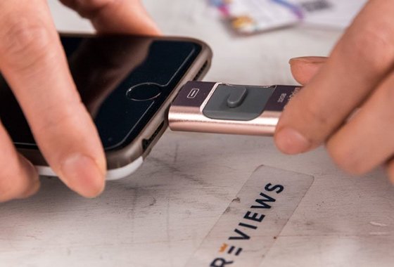 Best iPhone Flash Drives