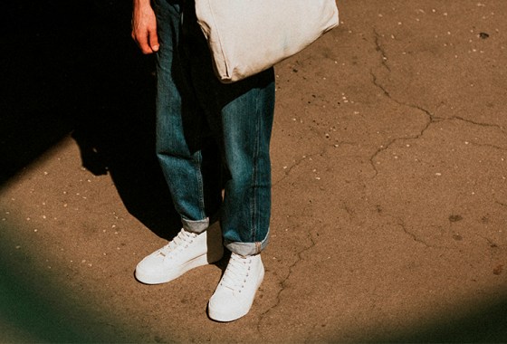 5 tips for wearing basketball shoes casually