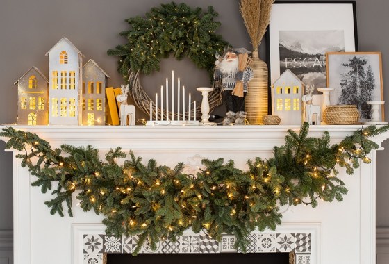 Best Christmas mantel decor