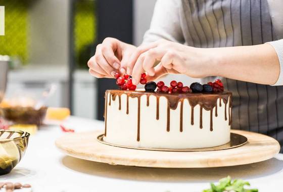 Best rotating cake stand
