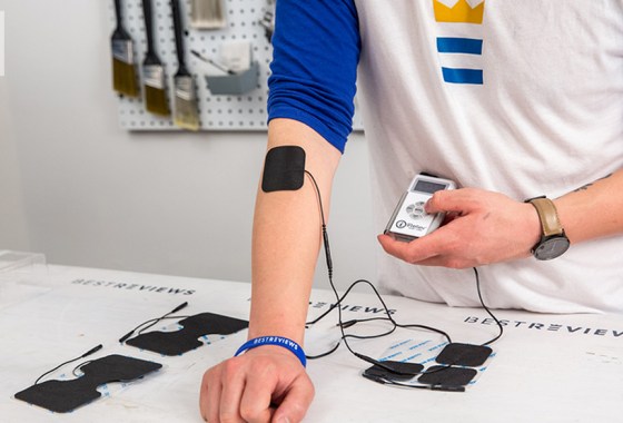 How to use a muscle stimulator to ease work-related pains