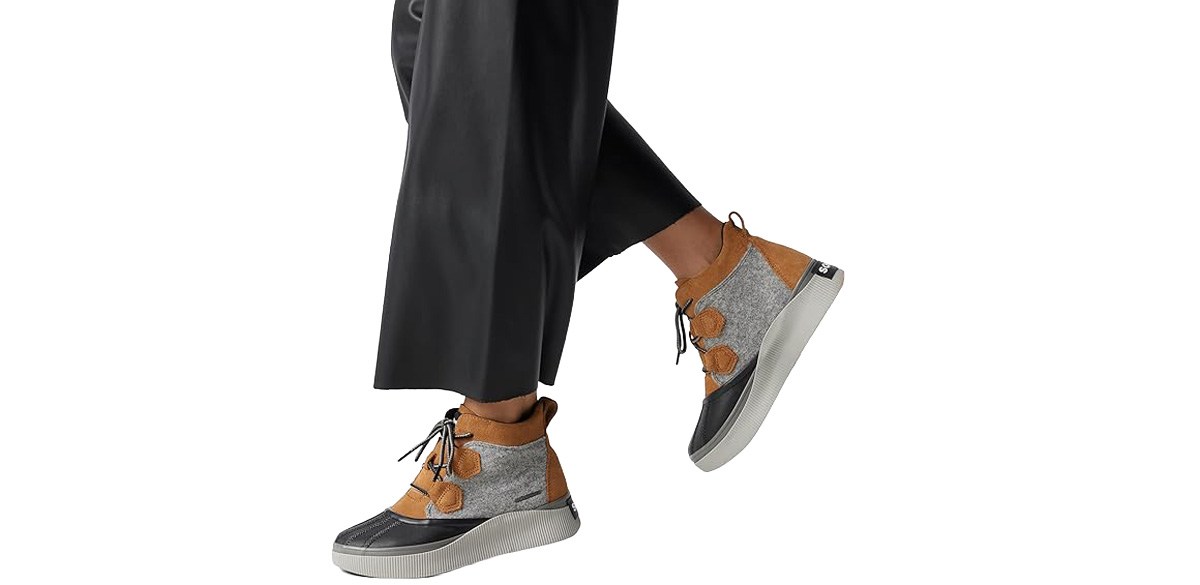 SOREL Women's Out N About lV Classic Waterproof Boot