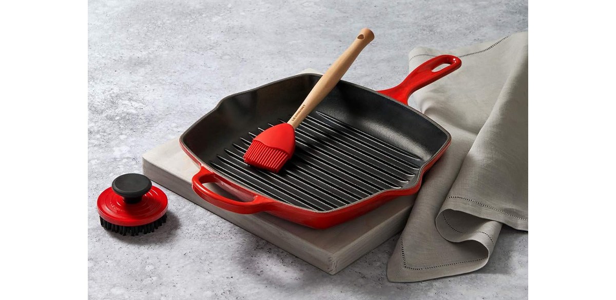 Le Creuset Enameled Cast Iron Signature Square Skillet Grill