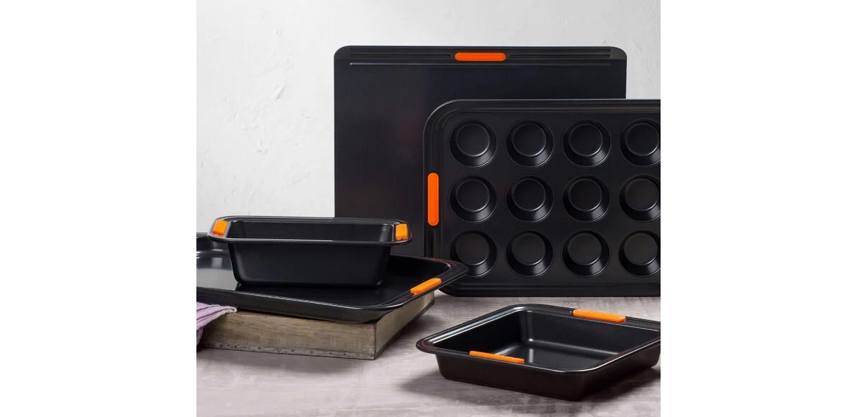 Le Creuset Non-stick Metal Bakeware 5-Piece Set