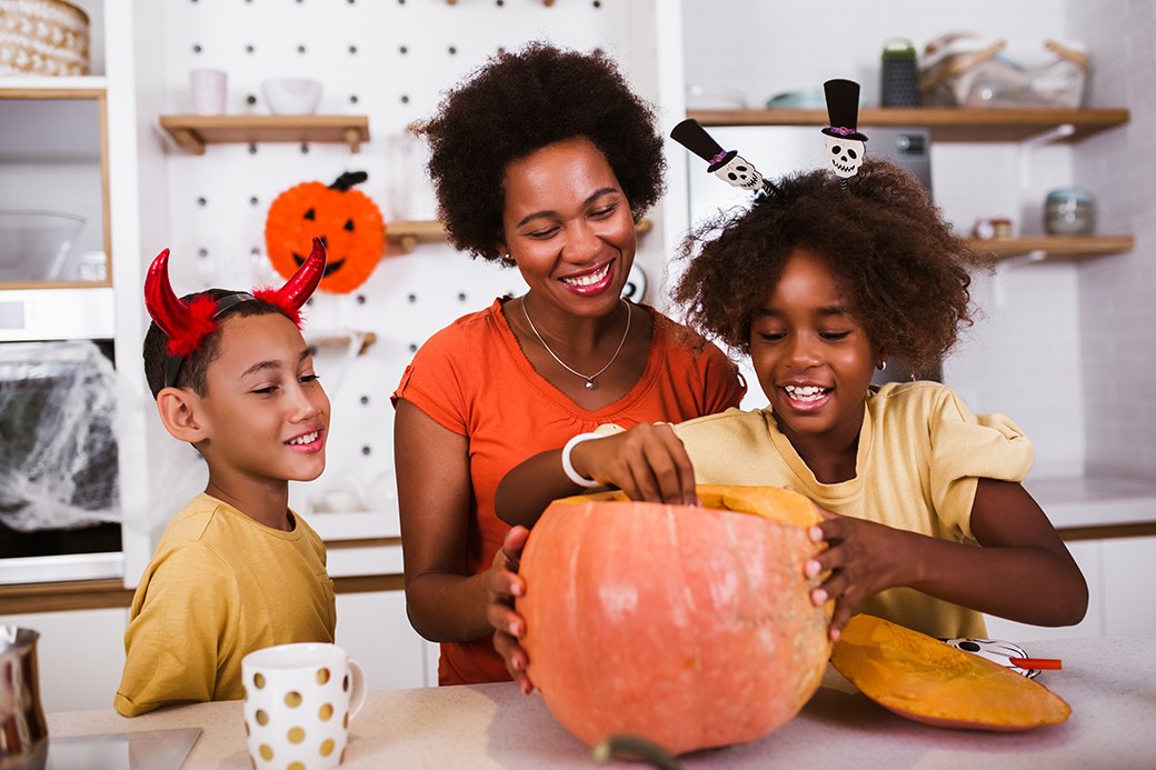 Pumpkin Carving Kit for Kids, 6 Easy Halloween Pumpkin Carving Tools Set, 6  LED Candles, 10 Carving Stencils & 20 Halloween Cellophane Candy Bags