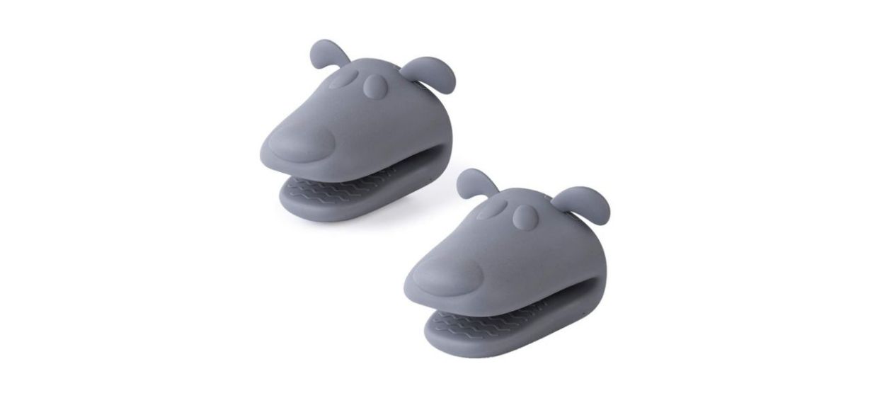 QTECLOR Mini Silicone Oven Mitts, gray, shaped like a dog's head with mouth open