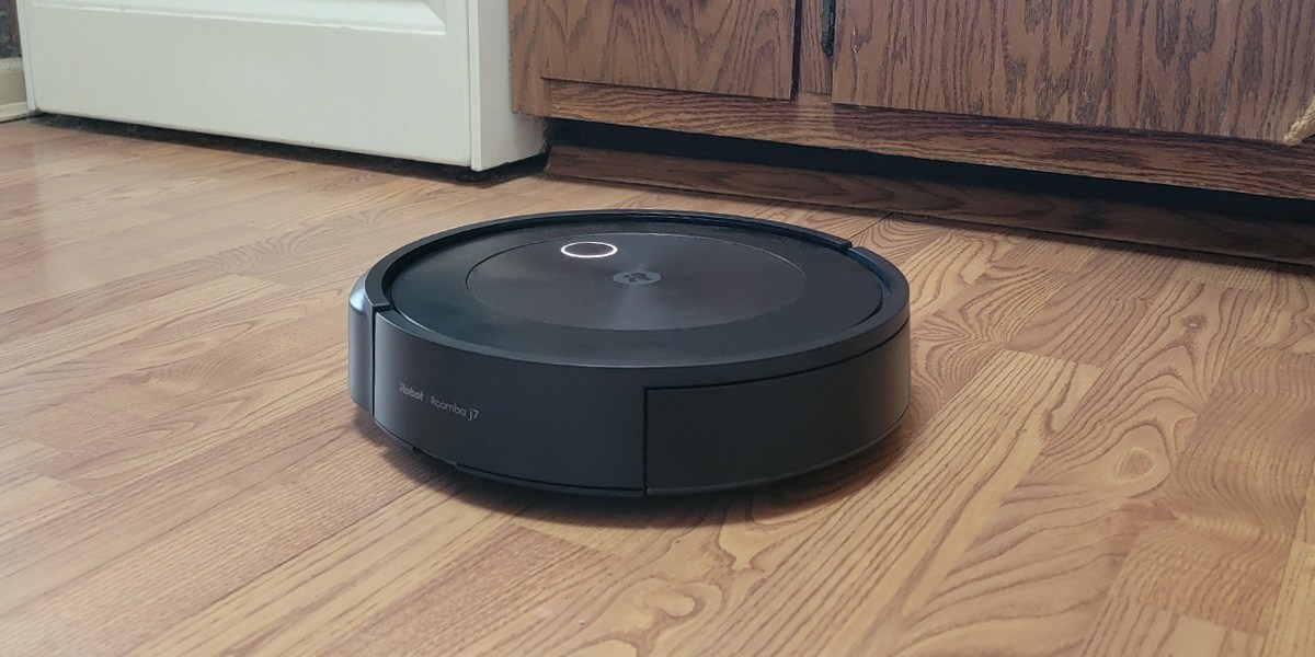 Roomba j7+ on hardwood flooring
