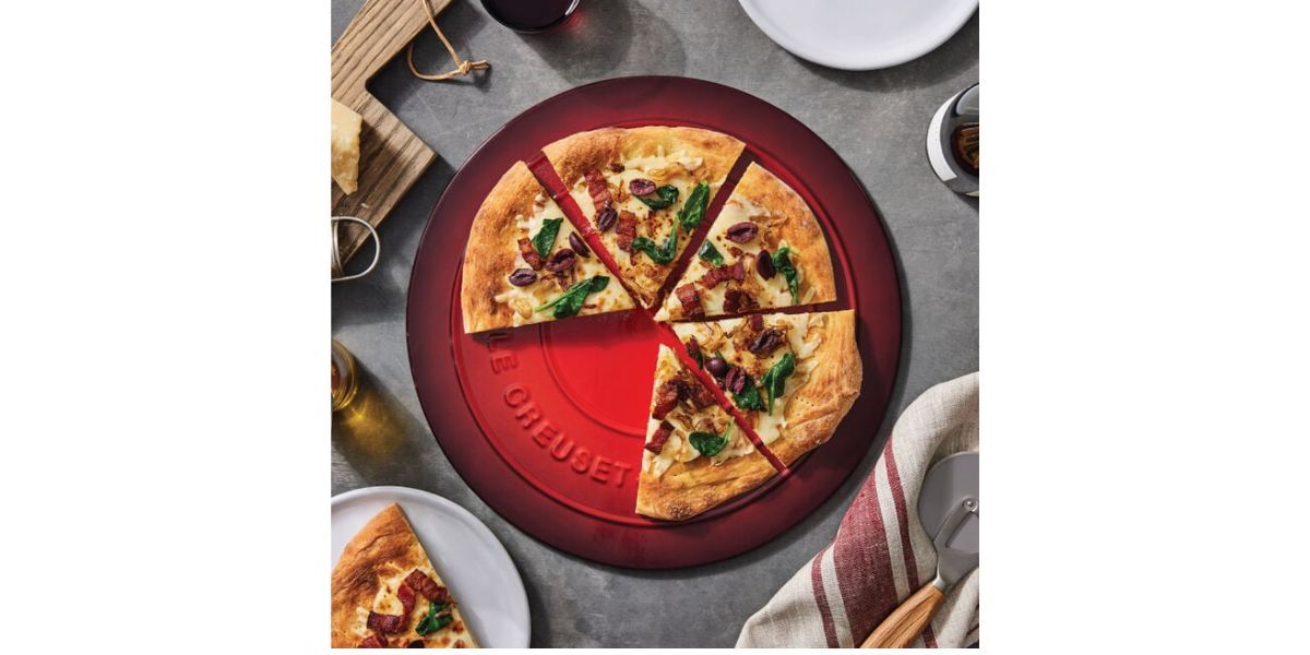 Le Creuset Pizza Stone