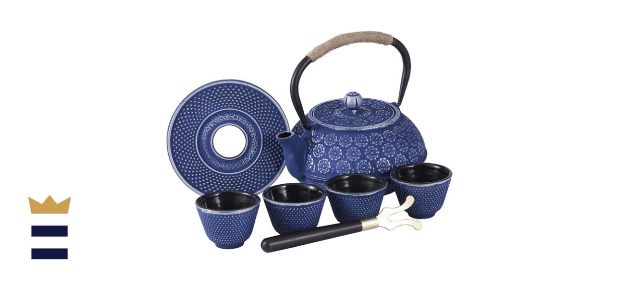 https://cdn16.bestreviews.com/images/v4desktop/image-full-page-cb/ufine-blue-floral-cast-iron-tetsubin-set-ee72de.jpg?p=w1228