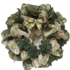 The Holiday Aisle Hanging Shamrocks Faux 24'' Wreath